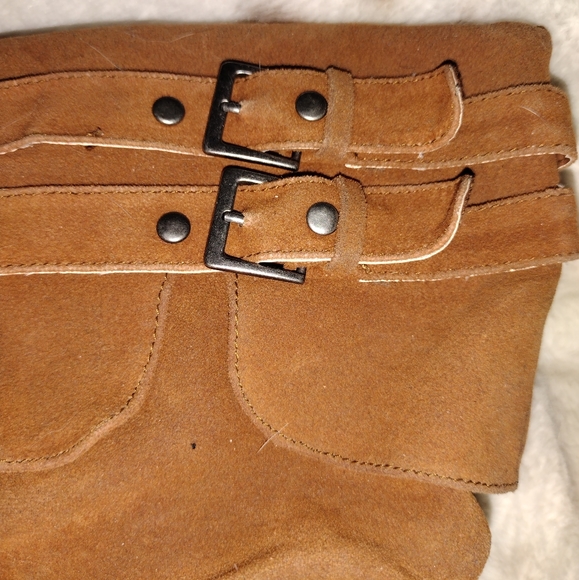 3/$30 Wedge boots - Picture 6 of 16